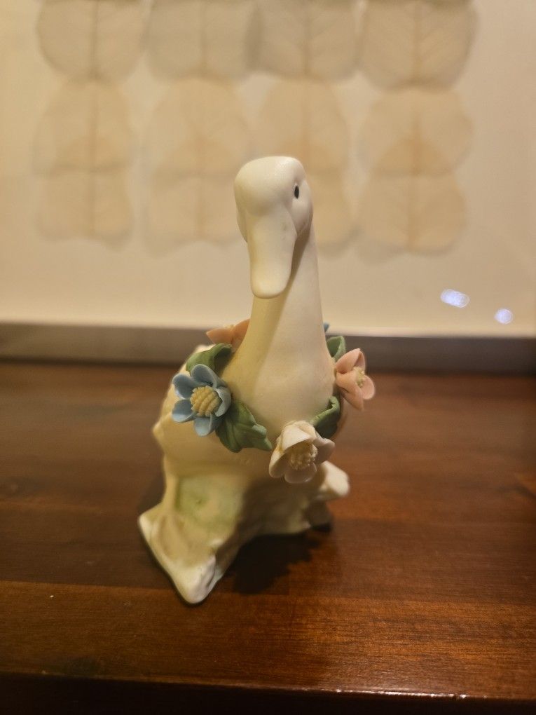 π¦ Vintage 1988 Enesco Porcelain Duck Figurine β Hand-Applied Flowers β Made in Taiwan