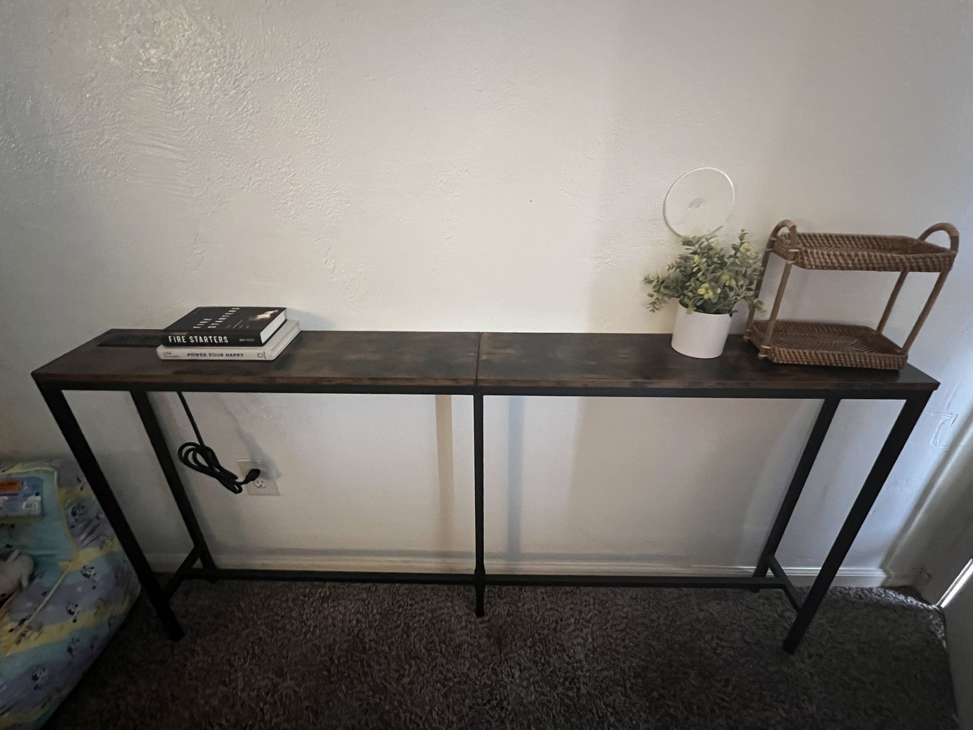 Console table BRAND NEW