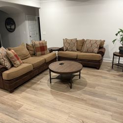 Living Room Set! Sofa, Love Seat, Coffee Table, and End Tables!