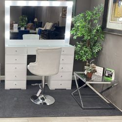 Makeup Vanity Brand new Same day Delivery 🚚 