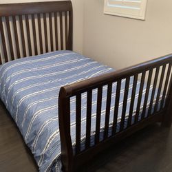 Sleigh Bed With Dresser