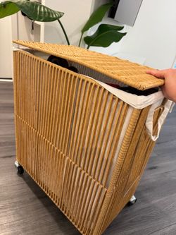Like New – 115L Handwoven Double Laundry Hamper with Lid & Wheels | 2-Section Sorter