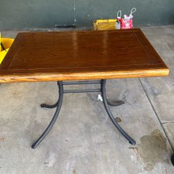 Dining Room Table Oak In Great Shape $15