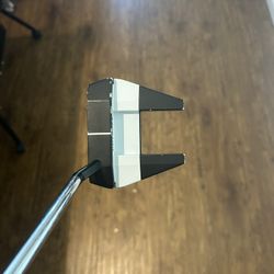 Odyssey White Hot Versa Seven w/ Cover 