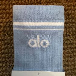 Alo Yoga Unisex Half Crew Throwback Socks Seashell Blue M