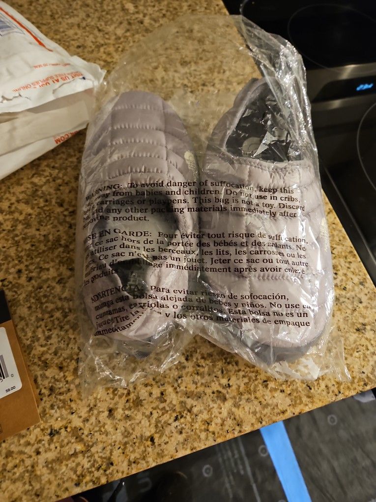 Never Worn! The North Face Slippers Size 6