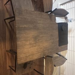 4 Seat Dining Table.. MOVING OUT MUST GO