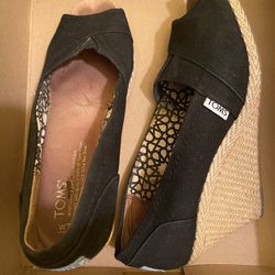 Toms Brand black wedge Heels 
