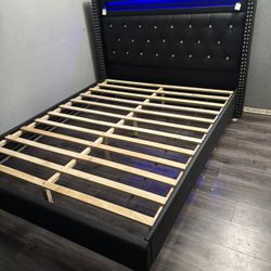 Queen Size Bed Frame With Mattress 