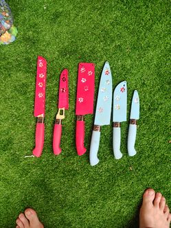 Floral Kitchen Knife Set with Blade Guards