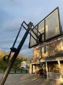 Basketball hoop