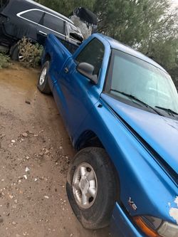 Dakota 2000 PARTS PARTES