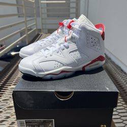 GS Jordan 6 Retro “Red Oreo” (Size: 5.5y/7w)