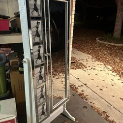 Standing Jewelry Box 