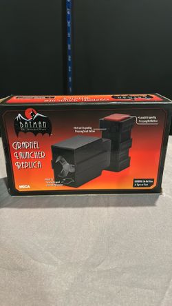 NECA Batman: The Animated Series Grapnel Launcher Prop Replica (New In Box)