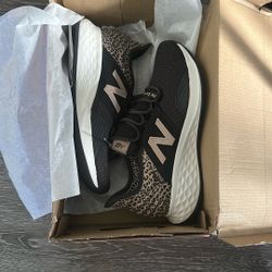 Women 7.5 New Balance Fresh Foam Roav 