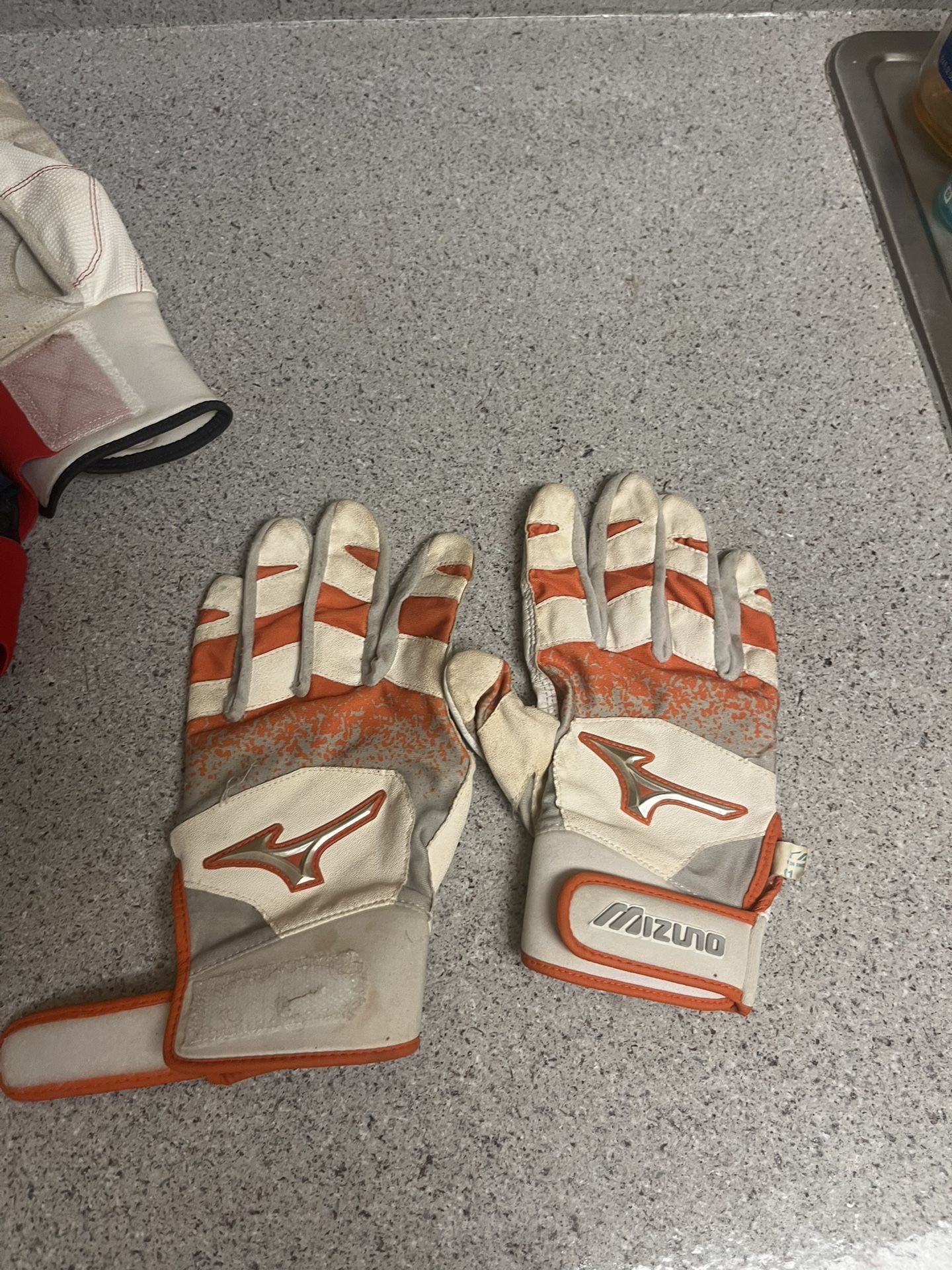 mizuno baseball batting gloves