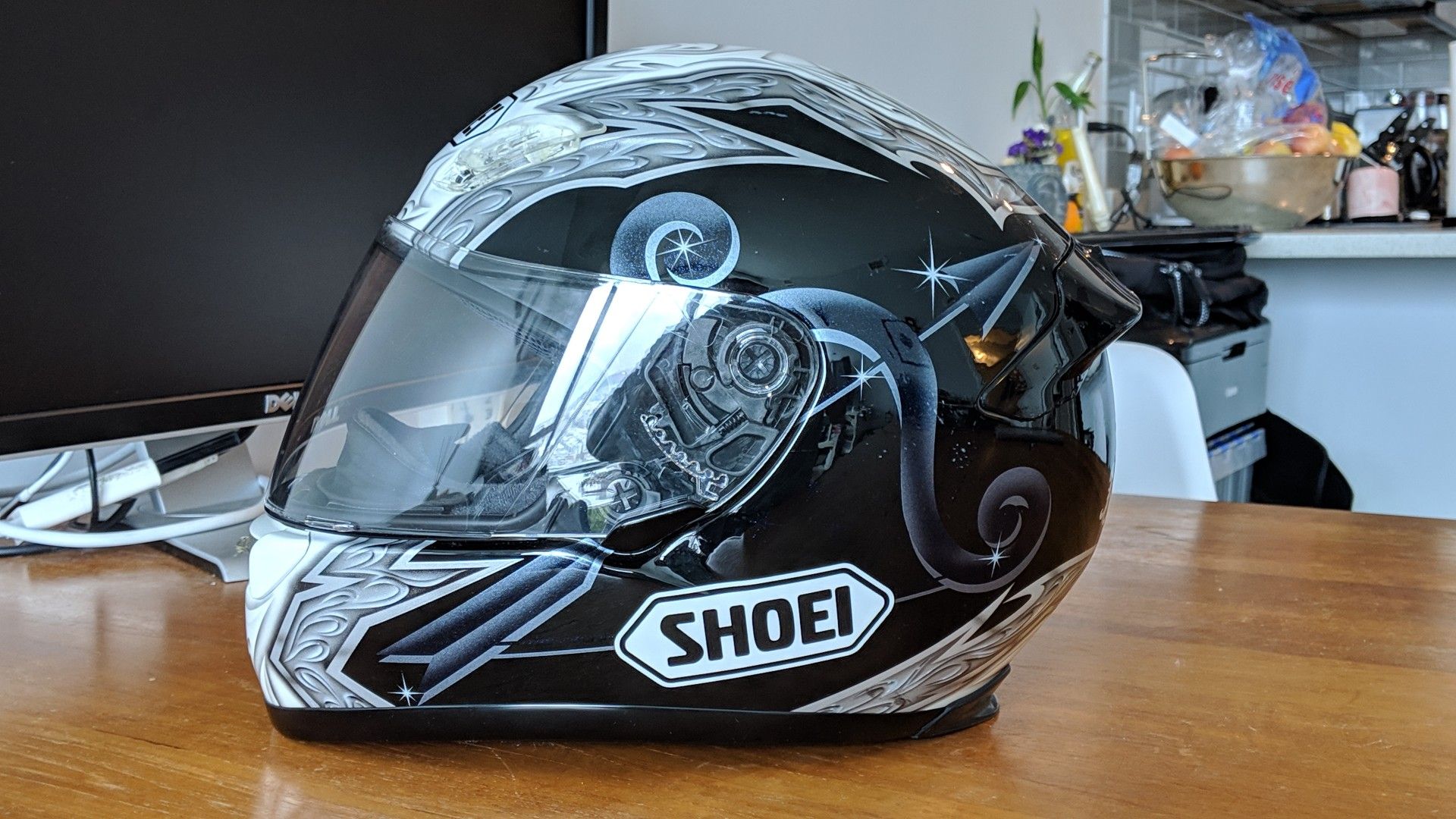 Shoei RF-1000 Motorcycle Helmet Diabolic 1 Medium RF1000