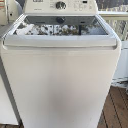 Samsung washing machine, fully functional and in excellent condition.