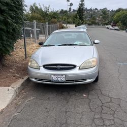 2000 Ford Taurus