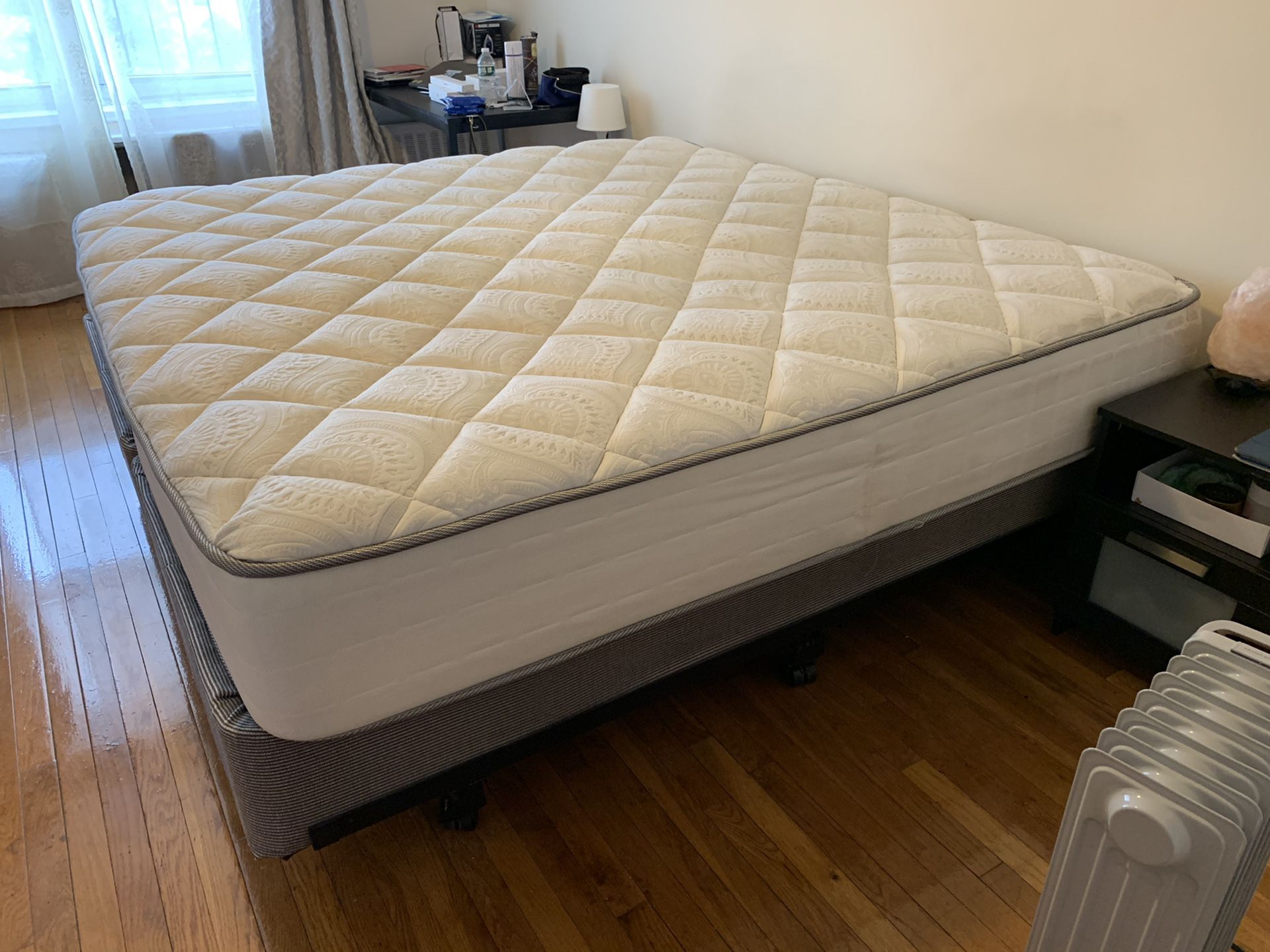 Full king size bed - Free pick up.