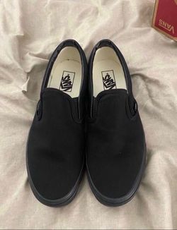 Men’s All Black Slip On Vans
