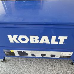 60” Locking Job Site Box With Castors And Locks