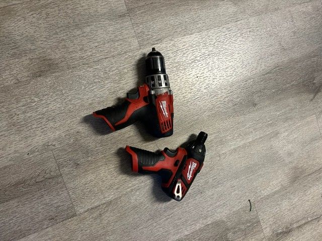 Milwaukee M12 Taladros $60 Firme Precio