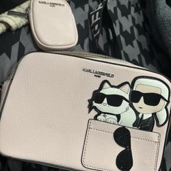 Light Pink Carl Bag Like New. 