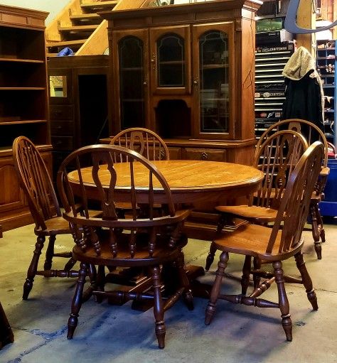 Oak Hill Collection by Temple Stuart Dining room set And Book Shelves/ Entertainment Ctr $400 or B/O