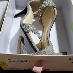 Alex Marie high heels, basically new worn for only two hours ceremony, size 9 in excellent condition