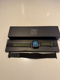 Apple Watch Series 4 Nike+ Edition