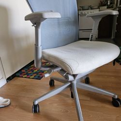 Haworth Zody ergonomic chair