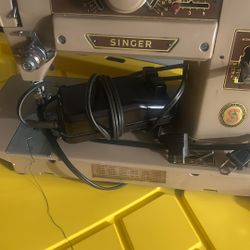 Singer Sewing Machine 
