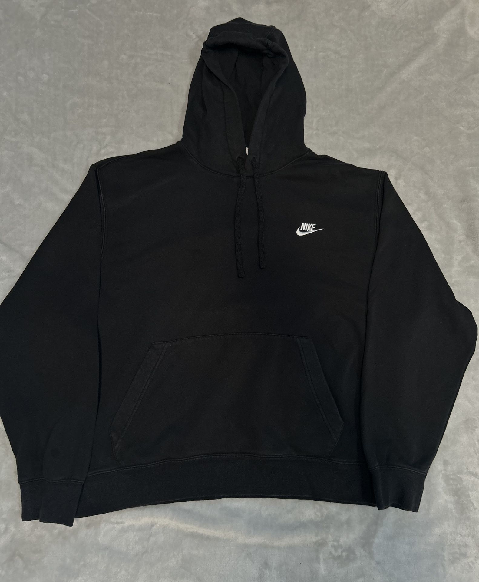 BLACK NIKE HOODIE