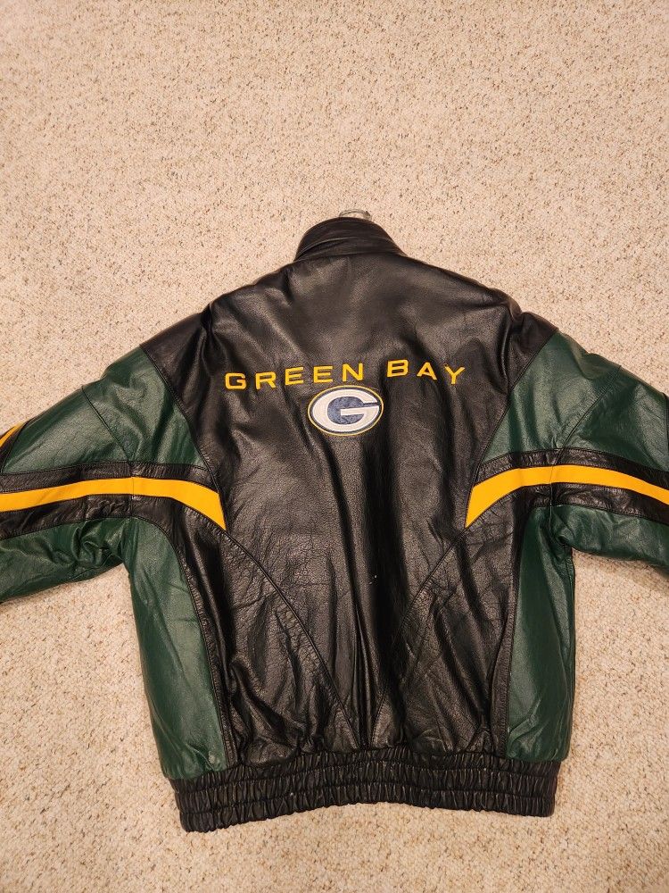 Never Worn- Greenbay Packer Leather Jacket