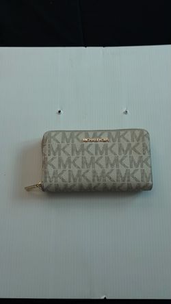 Micheal Kors wallet