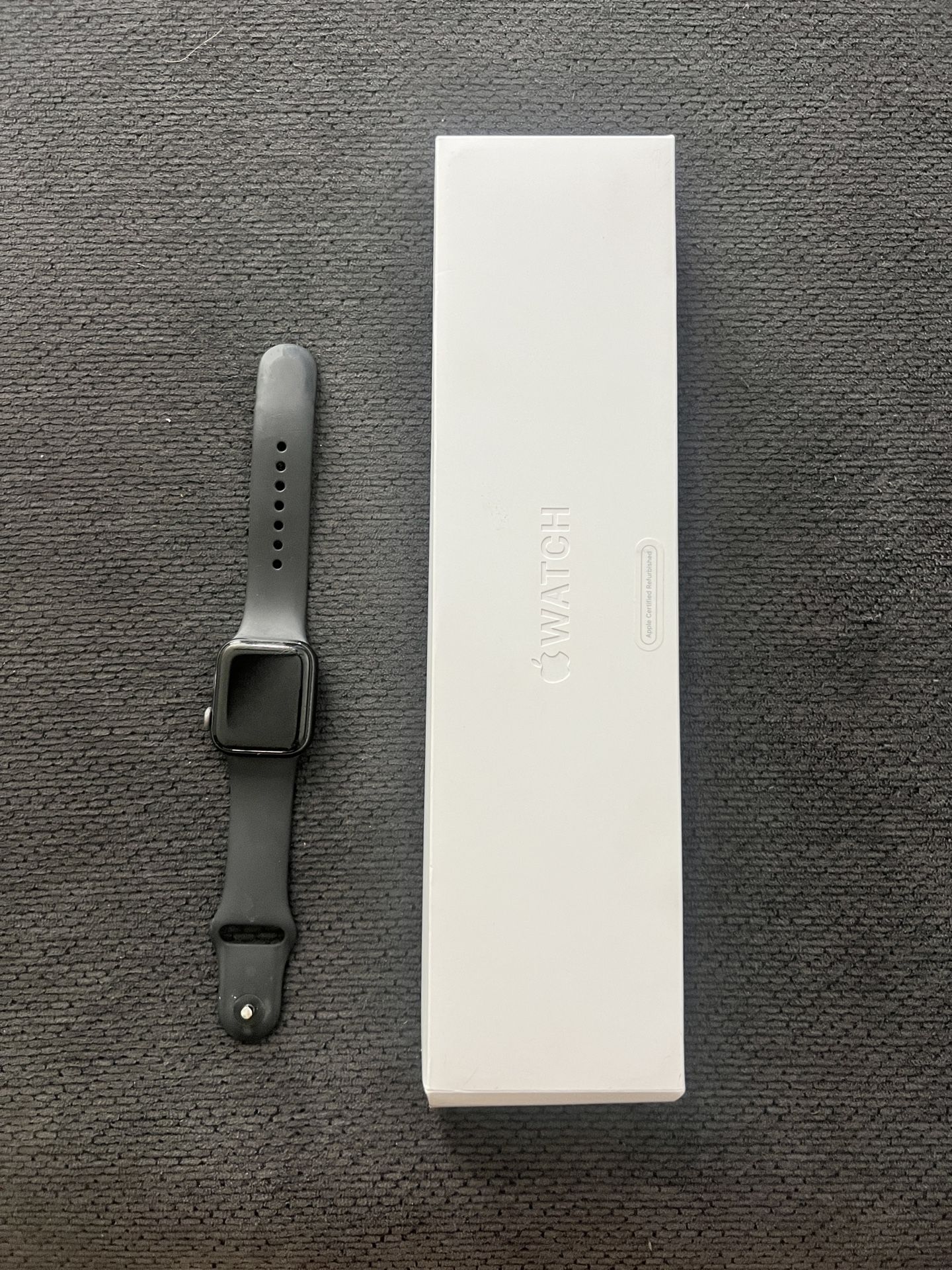 Apple Watch Series 6 40mm + GPS