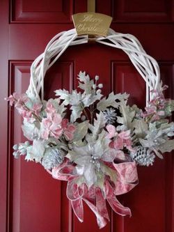 Wreath & Wreath Hanger