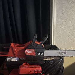 Milwaukee Fuel 16in Chainsaw 
