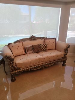 Beautiful 2 seater Sofa