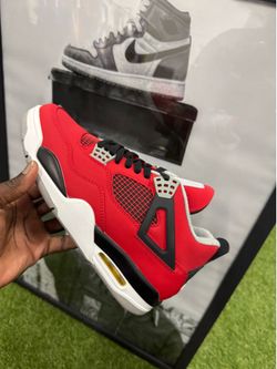 Toro bravo Jordan retro 4s