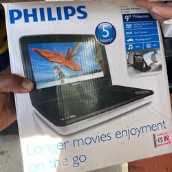New Philips PD9030/37: 9" LCD Portable DVD Player, 5 Hour Battery - White/Black