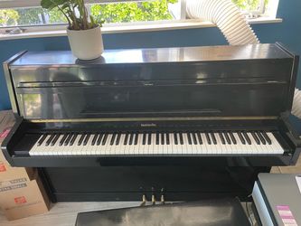 Baldwin Upright Piano :  Cardiff