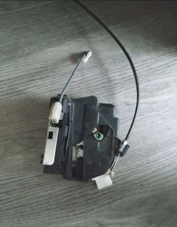 Land Rover Discovery 2 Right Front Door Actuator