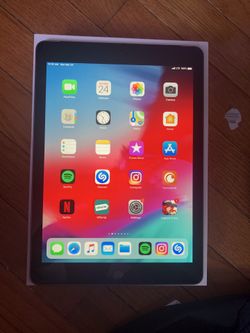 iPad 6th gen 32gb WiFi and cellular used like twice