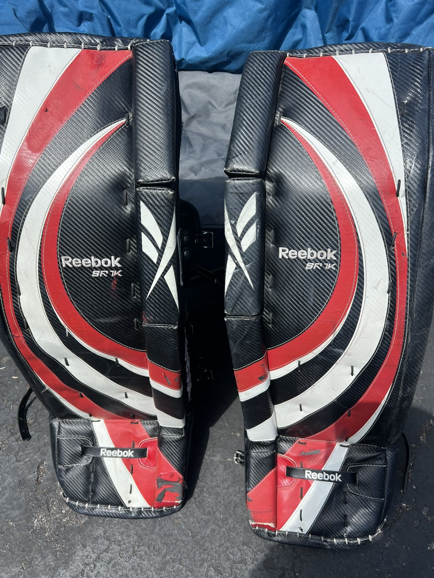 Read back, hockey goalie pads, 34“ x 1”, GR888 condition, all straps, buckles, and Velcro in good shape, they even smell good, well taken care of, $18