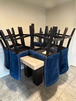 WHITE MARBLE TABLE/CHAIRS
