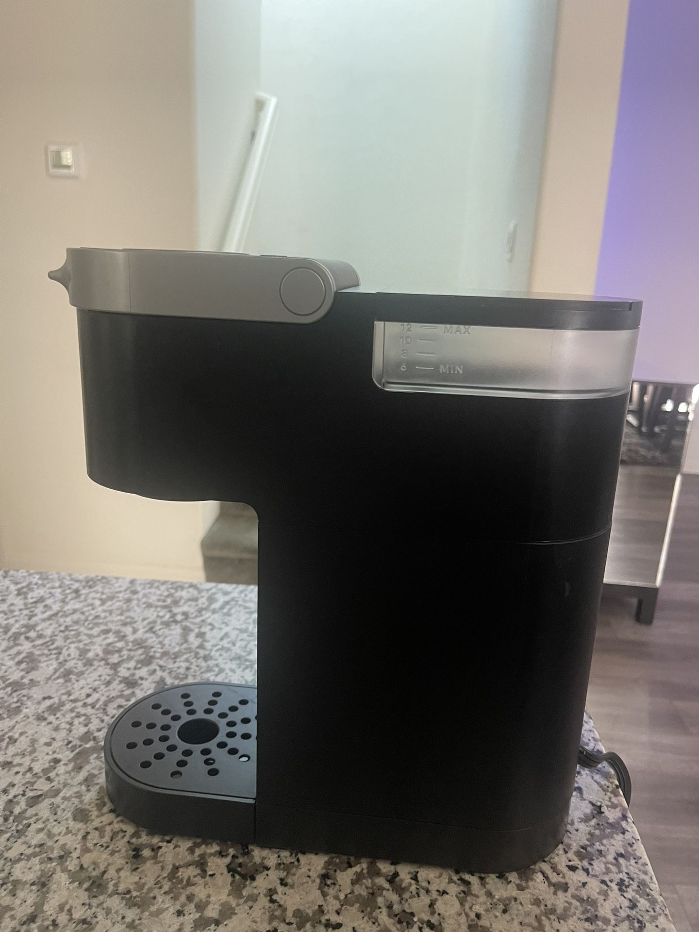 Mainstays 12 cup coffee maker for Sale in Rialto, CA - OfferUp