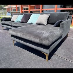 Sectional sofa with pillows